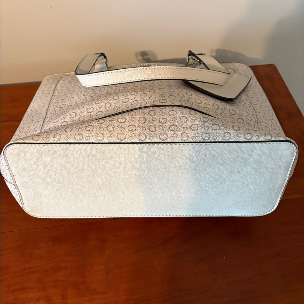 GUESS Logo Tote Bag Cream Beige Monogram Shoulder Bag NWOT - Picture 10 of 13
